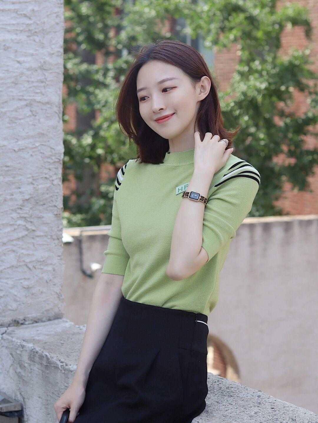 显得|针织衫有多耐看?几套活力满满的示范穿搭送你,漂亮大气