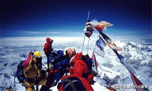 珠峰最著名的遇难者“绿靴子”，长眠20多年，遗体为何无人安葬？