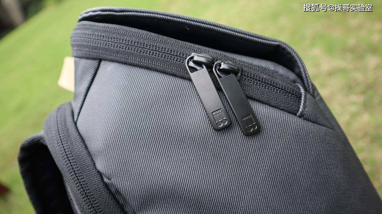 收纳|商务旅行休闲百搭,梦想背包非它莫属!地平线8号零感背包开箱实测