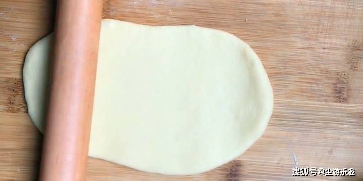 做法|电饭锅做早餐面包的配方,比蒸馒头还香甜,学会可以做给家人吃