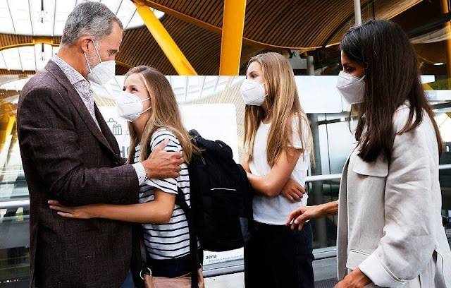 莱昂|西班牙15岁王储首晒大学校园照！戴口罩暴露眼袋，一双美腿贼细长