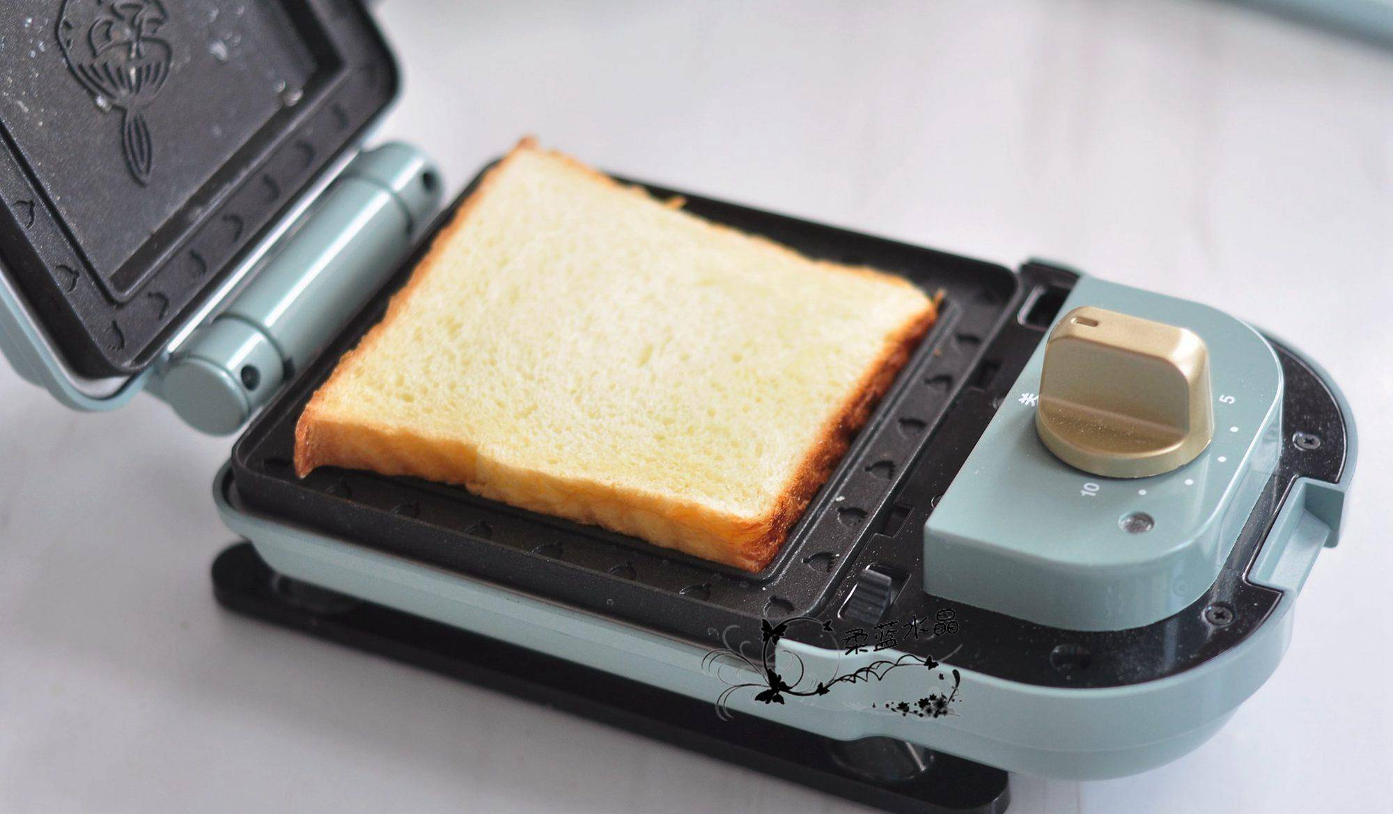 面包|把饺子放进面包里，几分钟就能吃上早餐，可以偷懒多睡几分钟了