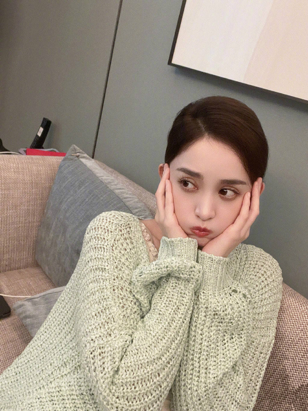 时装|古力娜扎穿搭太接地气，百元服饰穿出大牌感，太适合小女生了