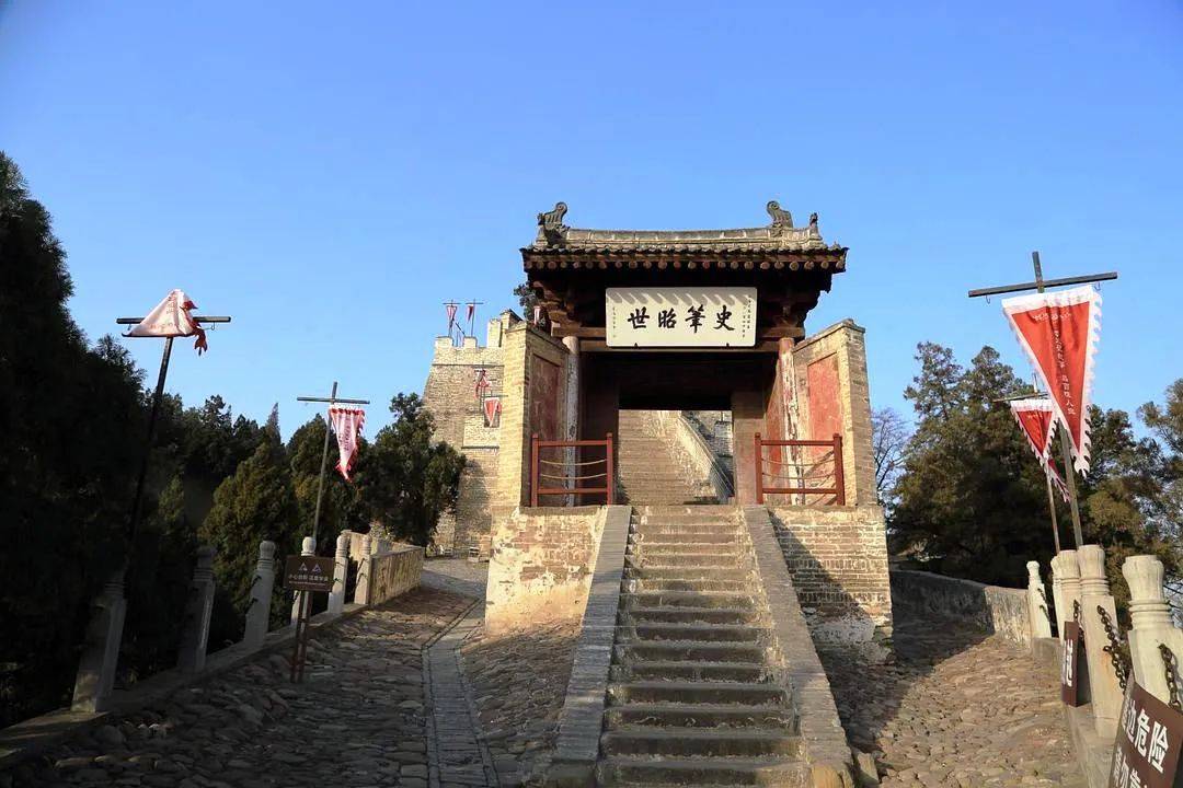 8.明李化龙《祭房,张二将文》:"呜呼!二将军之死也,经岁于今矣!