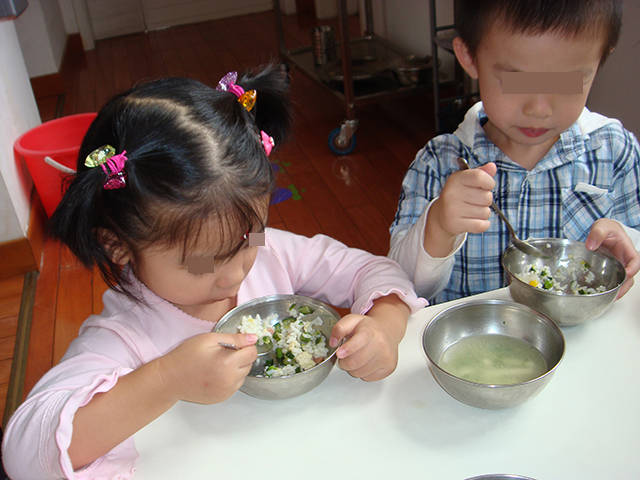 厕所|3岁半孩子上幼儿园第一天，就被老师劝退，背后原因值得反思