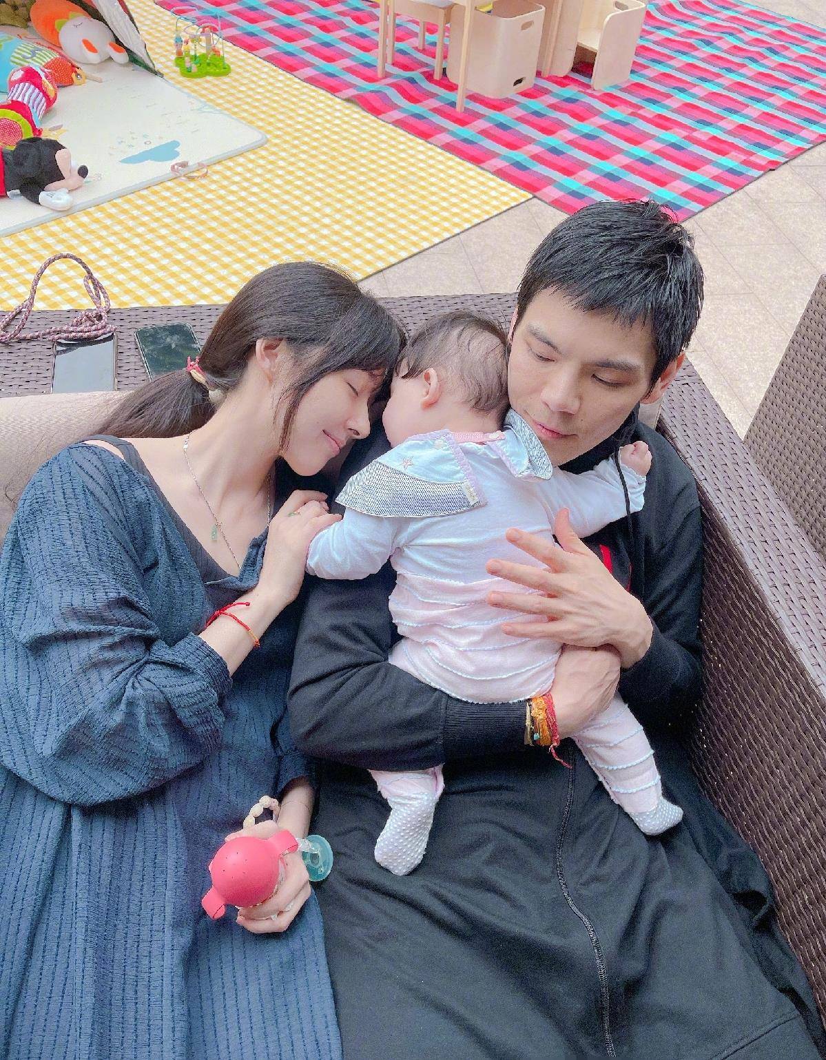 父母儿女一家狂视频 父母儿女一家换着草
