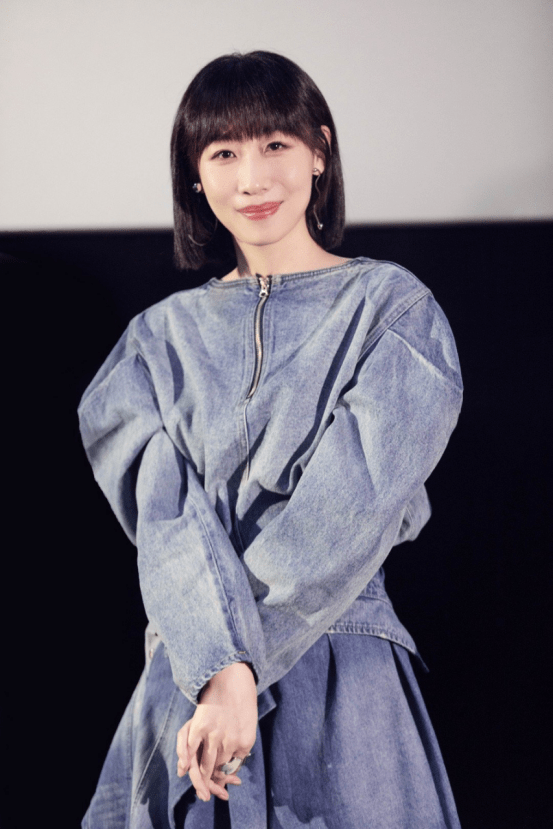 魅力|任素汐的衣品救了她,优雅而简约的风格挺抢眼,舒适穿搭让人心动