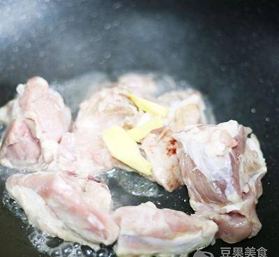 天气|#花10分钟,做一道菜!#玉米海带筒骨汤