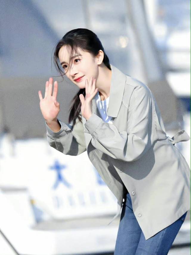 亮点|杨幂大剧高调登央视彻底开挂！职场风穿搭再次火，杨幂秒变央视脸