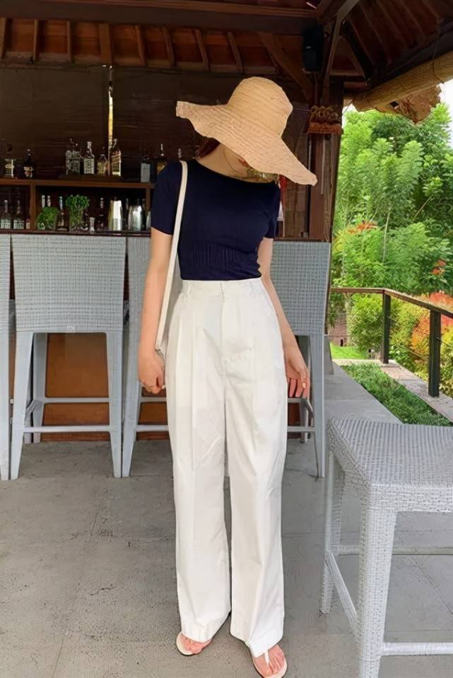 视觉|衣不在多，会穿才是王道！今秋超火上衣配高腰裤穿搭，显瘦显高级