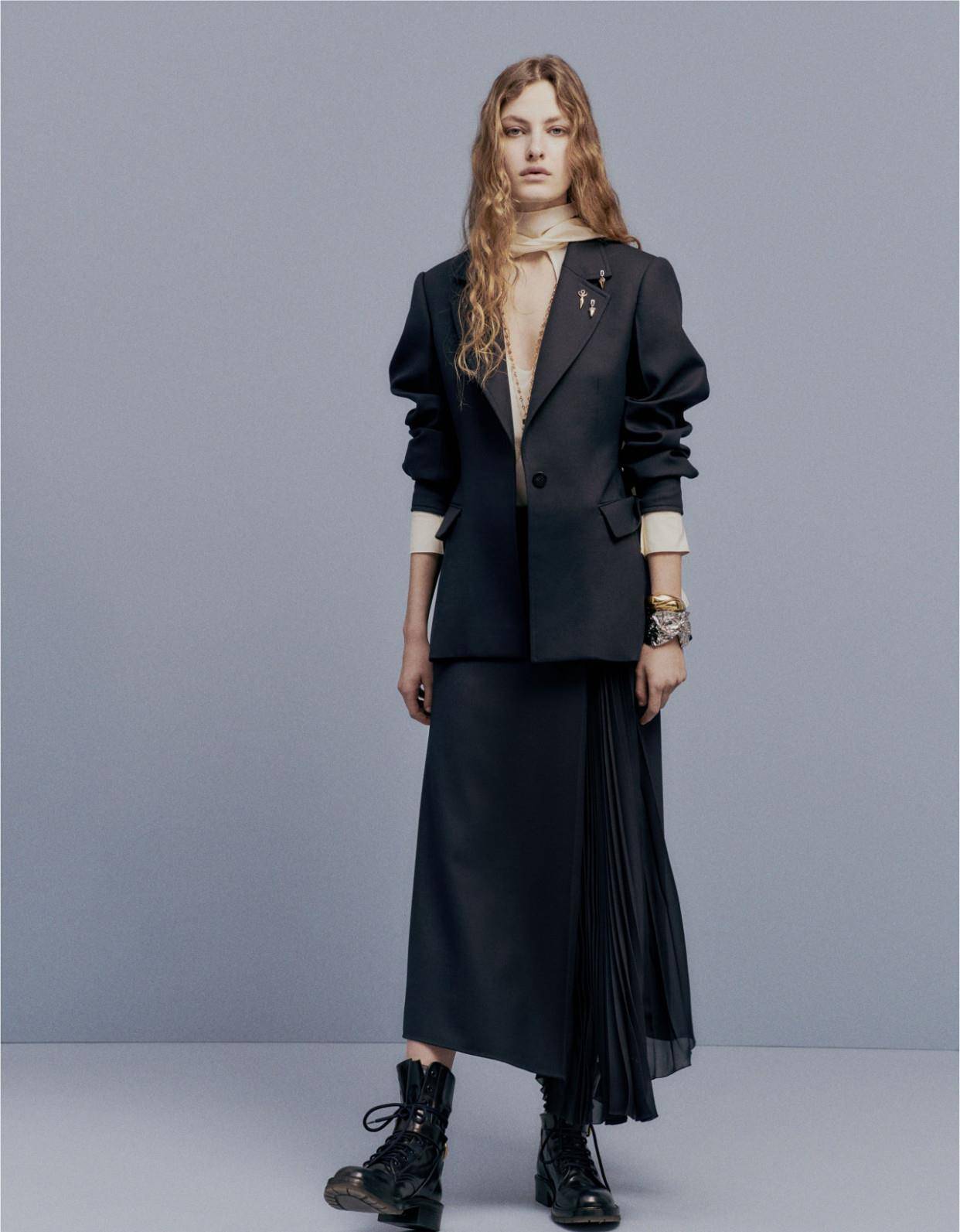 本质|2020早秋服装:让服装本质说故事,Chloe用基本元素大玩穿搭游戏