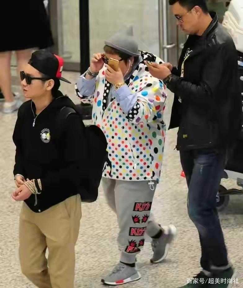 效果|韩红发文庆首专发行23年，机场穿搭被赞太潮流，大码也有时尚感