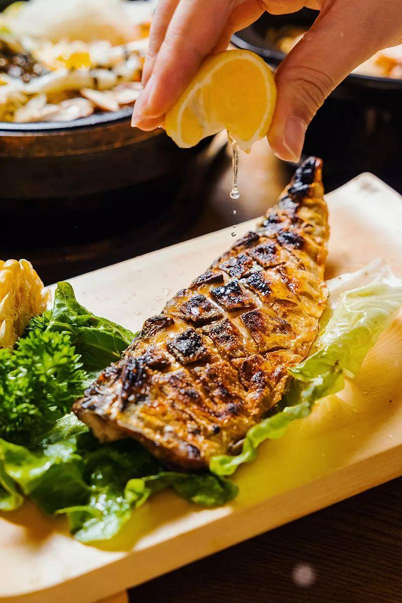 am-|吃m8和牛、看乐队live…