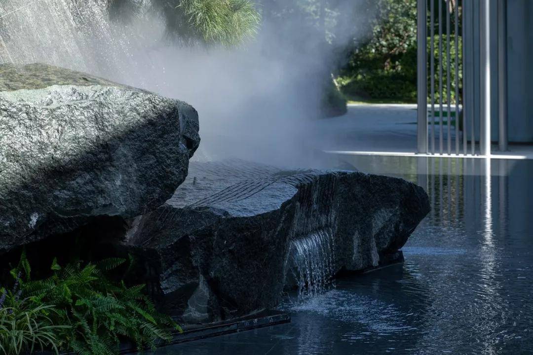 苏州龙湖大境天成 临湖造境 折廊松影见月明