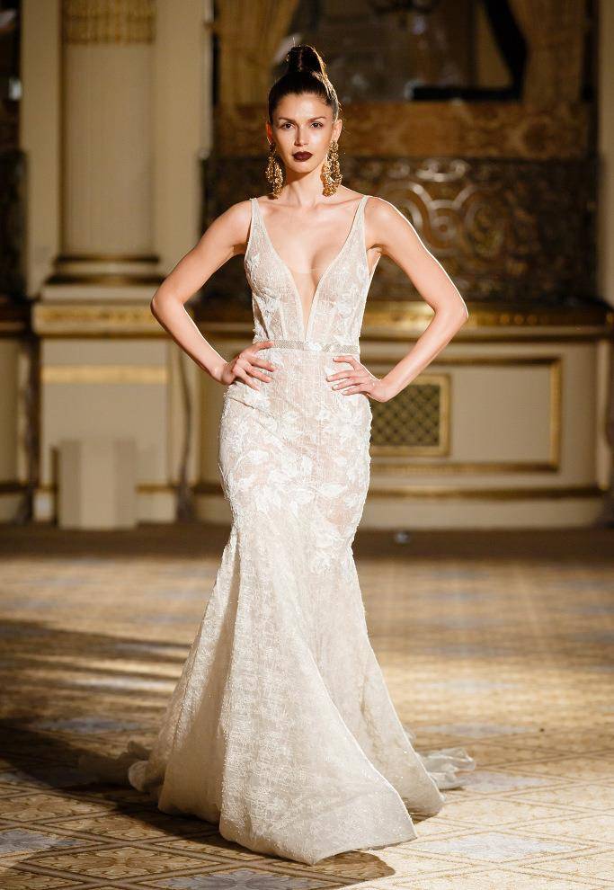 高定|Berta高定婚纱礼服T台秀场，永恒不变的浪漫情怀，戏剧感唯美华服