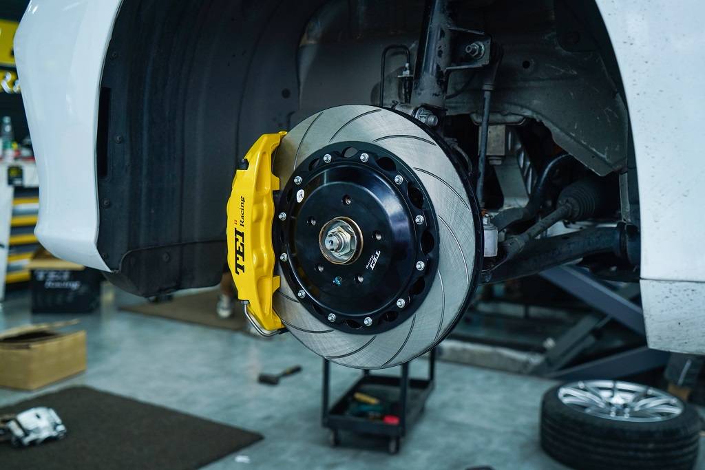 分享刹车改装案例广汽埃安aions升级teiracing刹车卡钳套装前4后加大