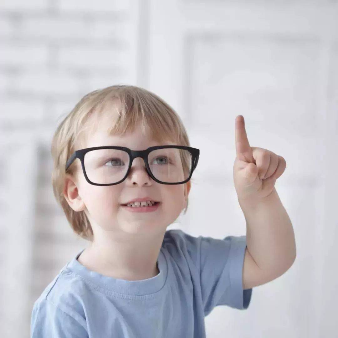 青少年近视图片 e4ca205f383d41fc95298c7552919612.jpeg