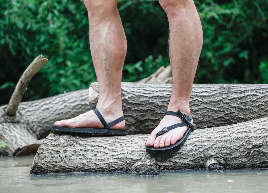 鞋子|一双鞋承包整个夏天，看看UG 3Way Sandals怎么玩