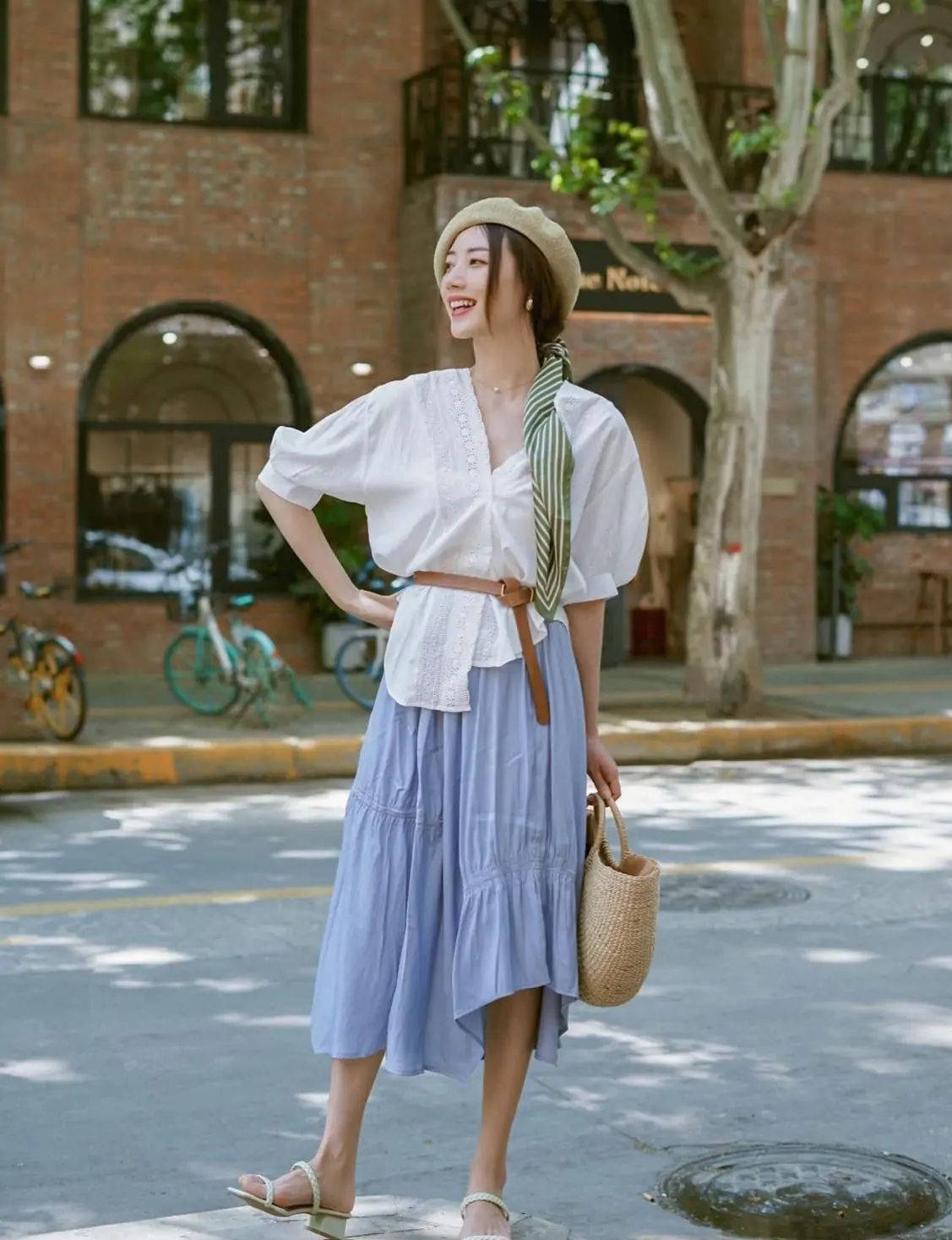设计|很适合夏季的搭配:衬衫+半裙,遮肉显瘦,上班上学都能穿