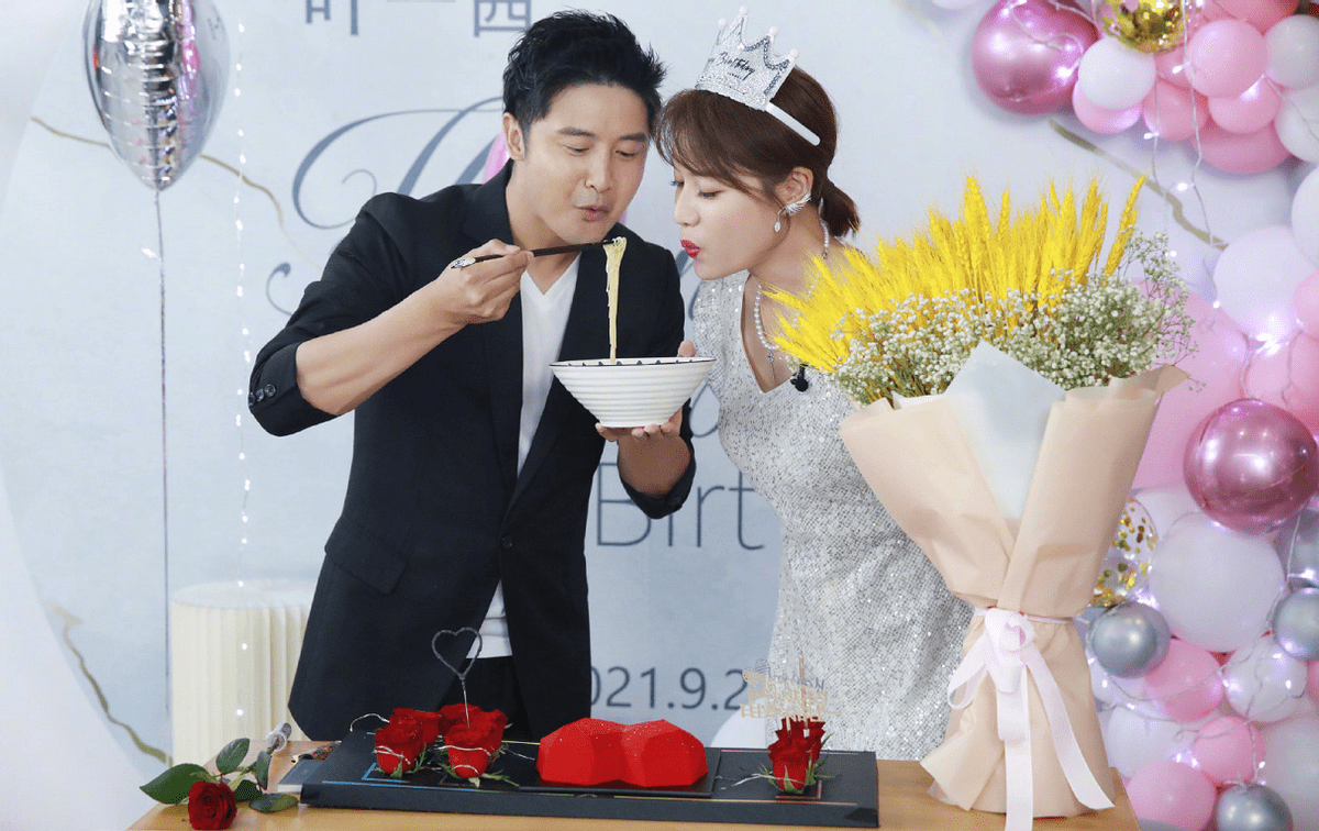 公主|田亮的妻子真会打扮，过生日穿的像个公主，感觉不太像俩孩子的妈