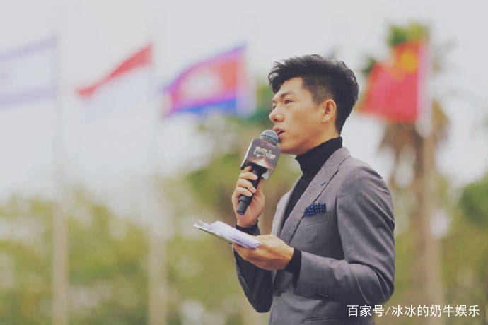 还记得主持人冯硕吗?最近好像又帅了,他不红是不是有点可惜了?