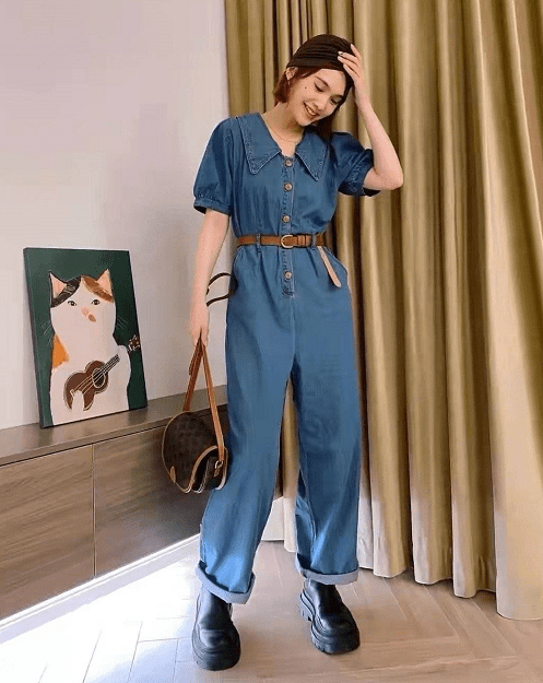 杨丞琳|杨丞琳圆脸太减龄，穿牛仔连体裤像18岁少女，活力四射很时尚