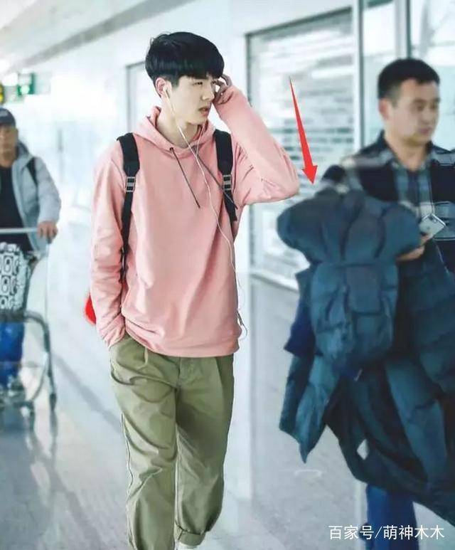 校服|中戏校服成最IN时尚单品！众多明星抢着穿，代购一件难求！