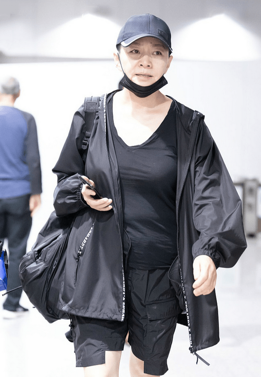 身材|61岁宋丹丹厉害了！紧身运动装塑造出完美比例，线条一点不输00后