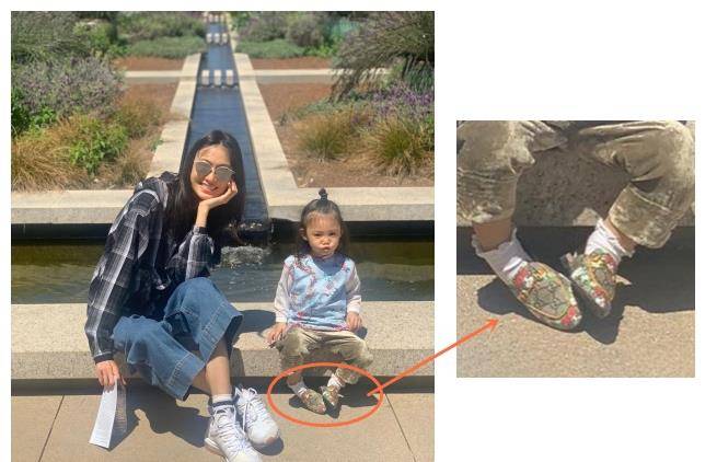 女儿|陈冠希女儿好时髦，白色长衫玩下衣失踪，穿爸爸同款球衣呆萌可爱