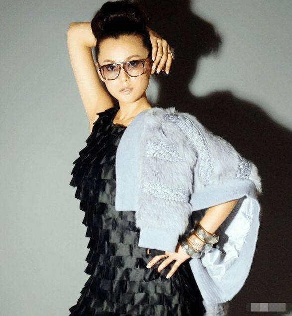 成名"富婆" 曾与李习安搭档 不像"母子" 像"夫妻"!