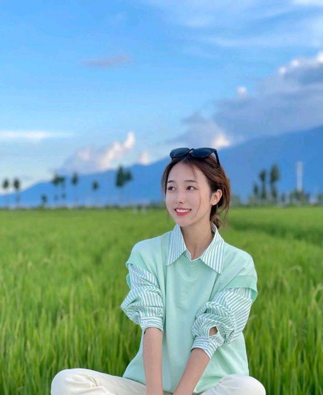 卫衣|女生就该美美的，日常穿搭也要穿出高级感，才能展现出自身的魅力