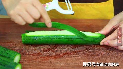 时间|丝瓜很有营养的吃法，不炒不炖，又软又香，特别适合早餐吃