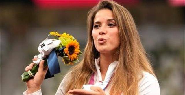 卖掉奖牌救助男孩回国后的安德烈恰克在社交媒体上看到了一则求助:一