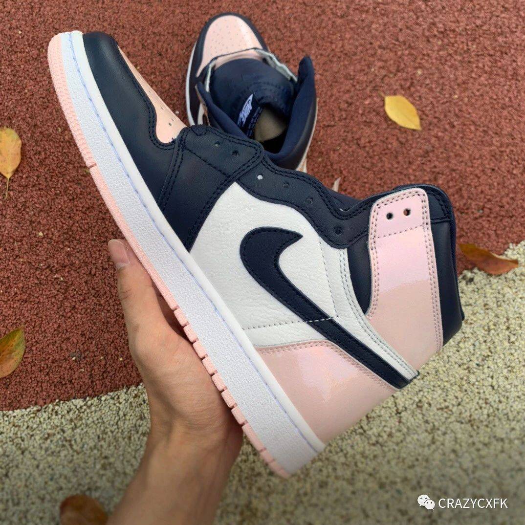 泡泡糖|乔丹 Air Jordan 1 High OG Atmosphere 白蓝樱花粉泡泡糖高帮篮球鞋