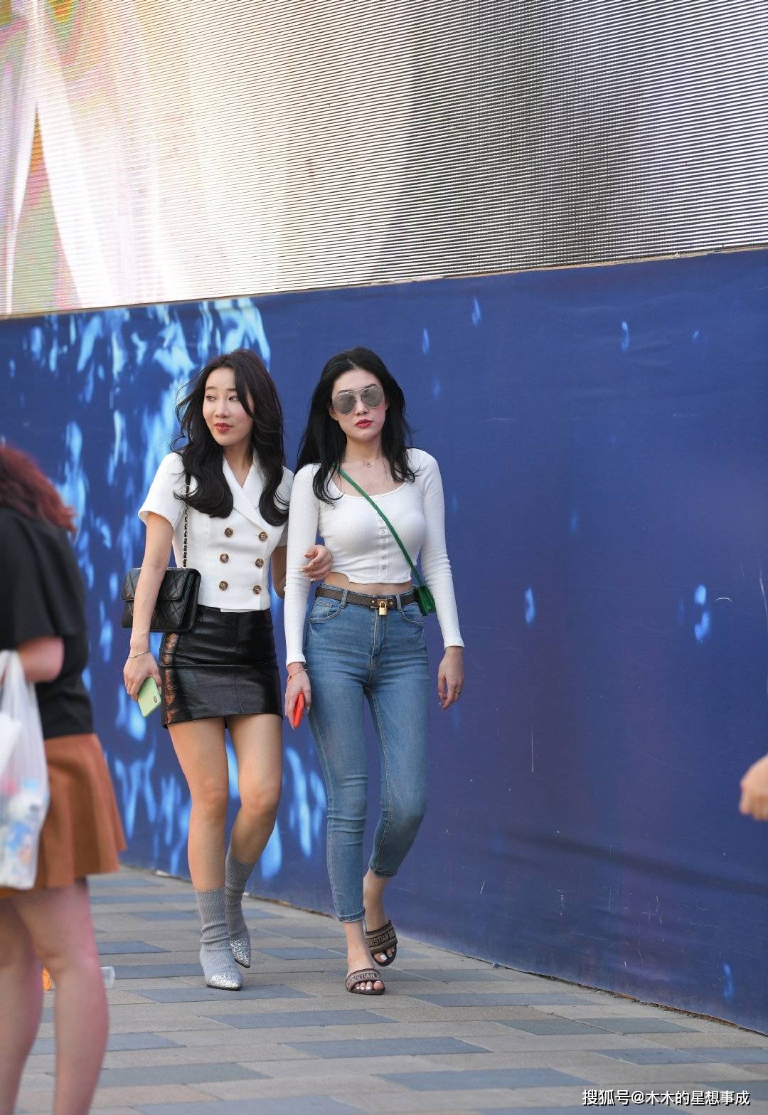 上半身|胯宽身材分女孩穿上低腰牛仔裤也能变成“纸片人”