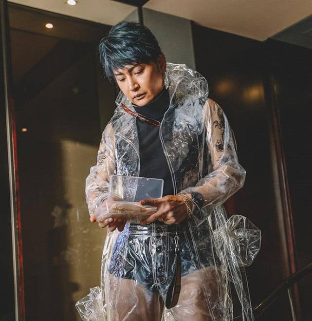 渔网|陈志朋“辣眼穿着”火了，忍了图一，扛住了图二，再看到图四