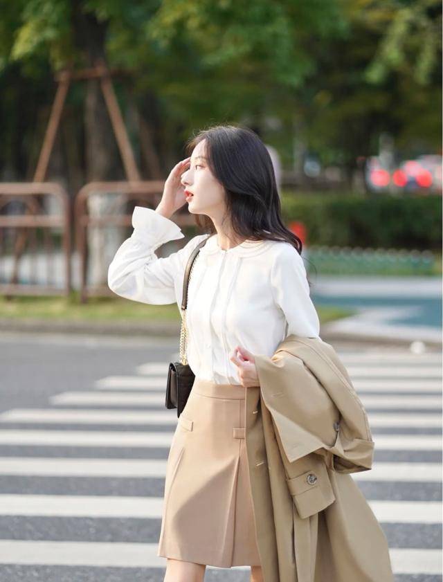 下半身|秋季穿搭少不了风衣，看三木博主这样搭配，优雅高级有气质