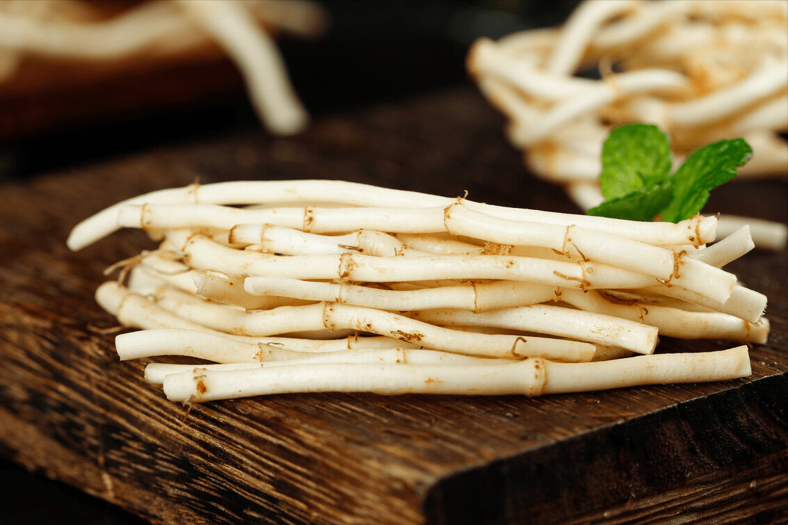 版权|湿疹痒的难受？去路边找这种野草，老中医教你2分钟快速止痒