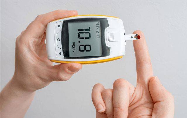 04,定期健康体检,早发现血脂异常