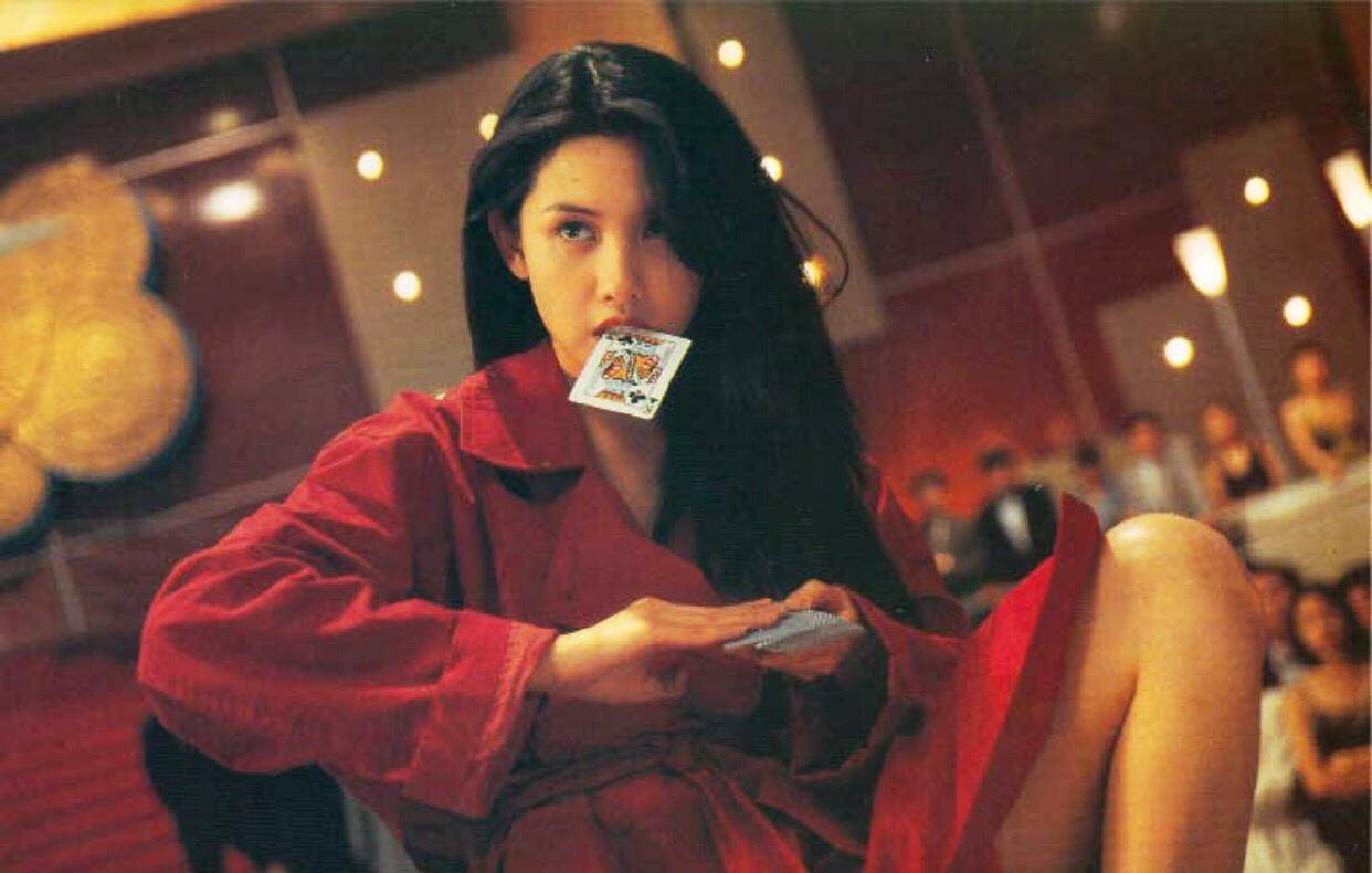 下巴|放到如今“露牙龈”早被嫌弃了，可30年前，她却是“港颜”的门面