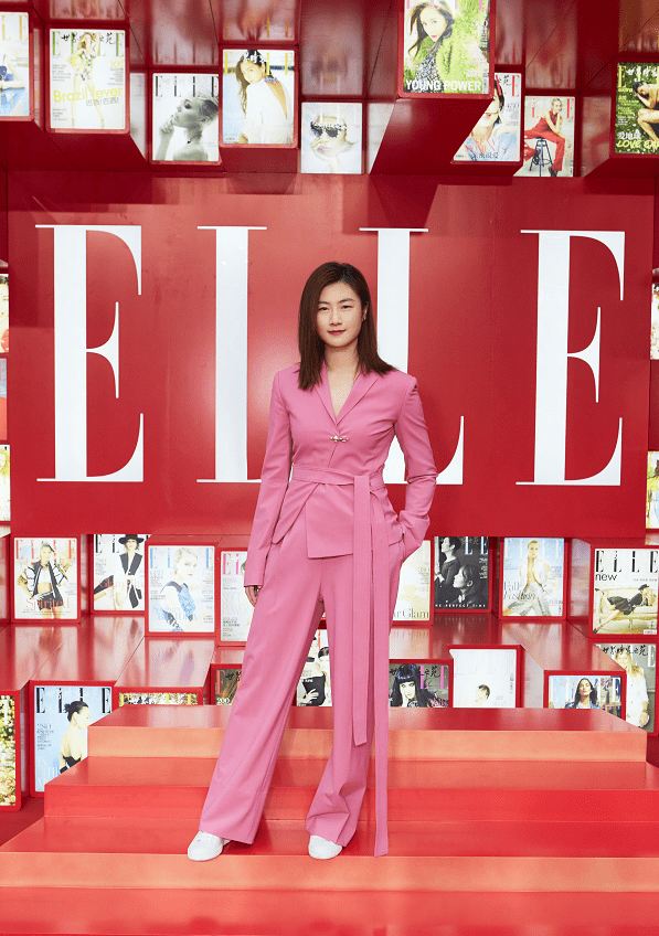 服装|丁宁丁宁31岁退役入学北大当学生,平时打扮的太年轻,挺像学生