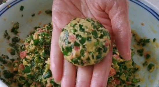 虾皮|韭菜和西红柿的新吃法,很多人都没吃过,一上桌准备抢光