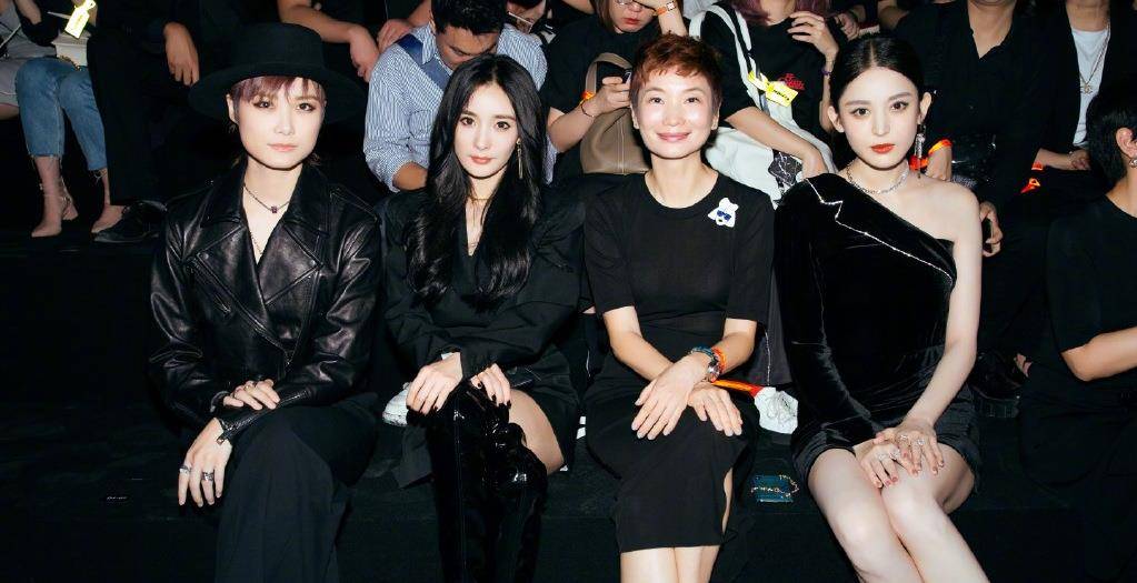 娜比|李宇春气场太强，与娜扎和欧阳娜娜同框也不输，女王不愧是女王