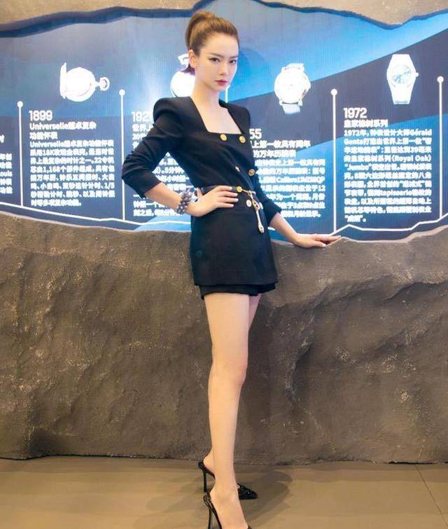 脸蛋|漂亮女生心机技巧盘点，增加发量只是入门级，缩小脸蛋才是重头戏