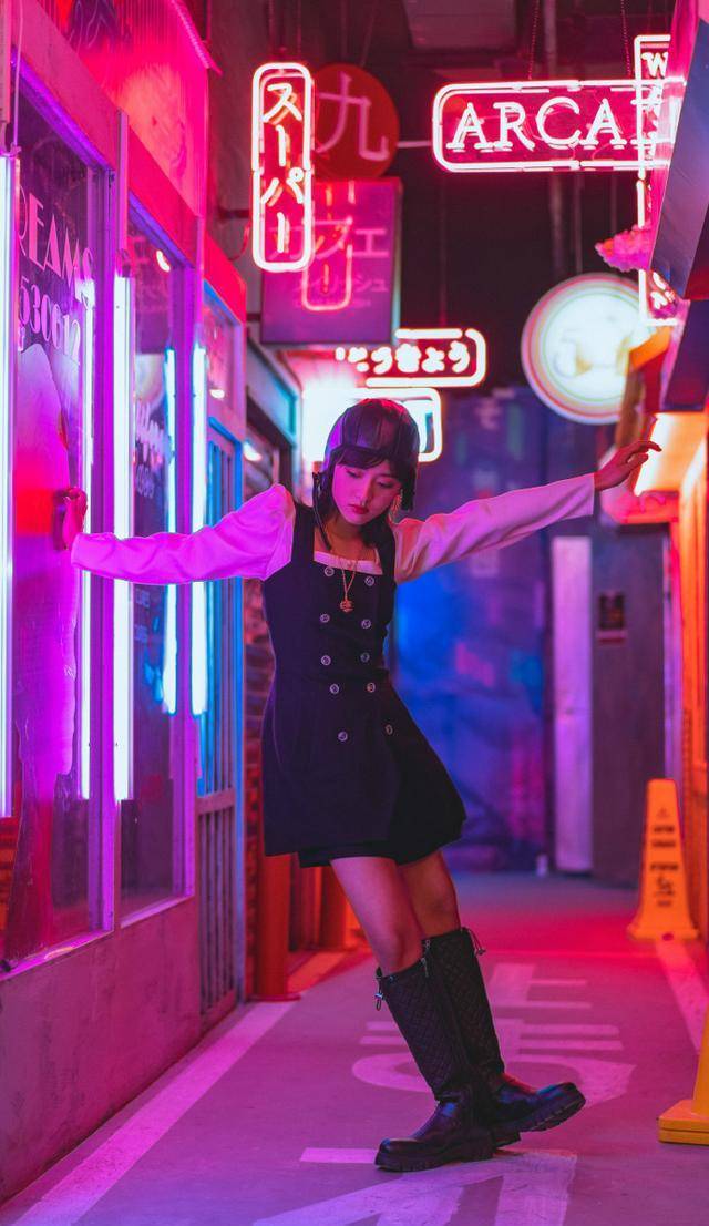 卫衣|沈月又来“照骗”！换走机车风撞脸唐嫣，与大20岁的言承旭演吻戏