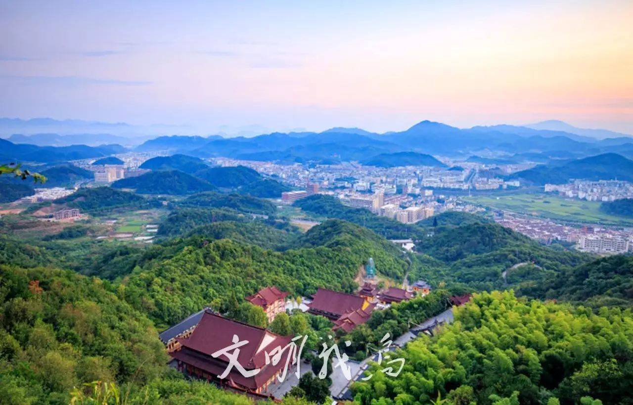 心跳義烏丨去龍山寺看一場壯闊的日出