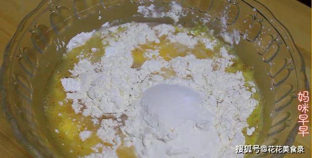 包子|早餐饼最快速的做法,筷子一搅,10分钟出锅,比包子油条还好吃