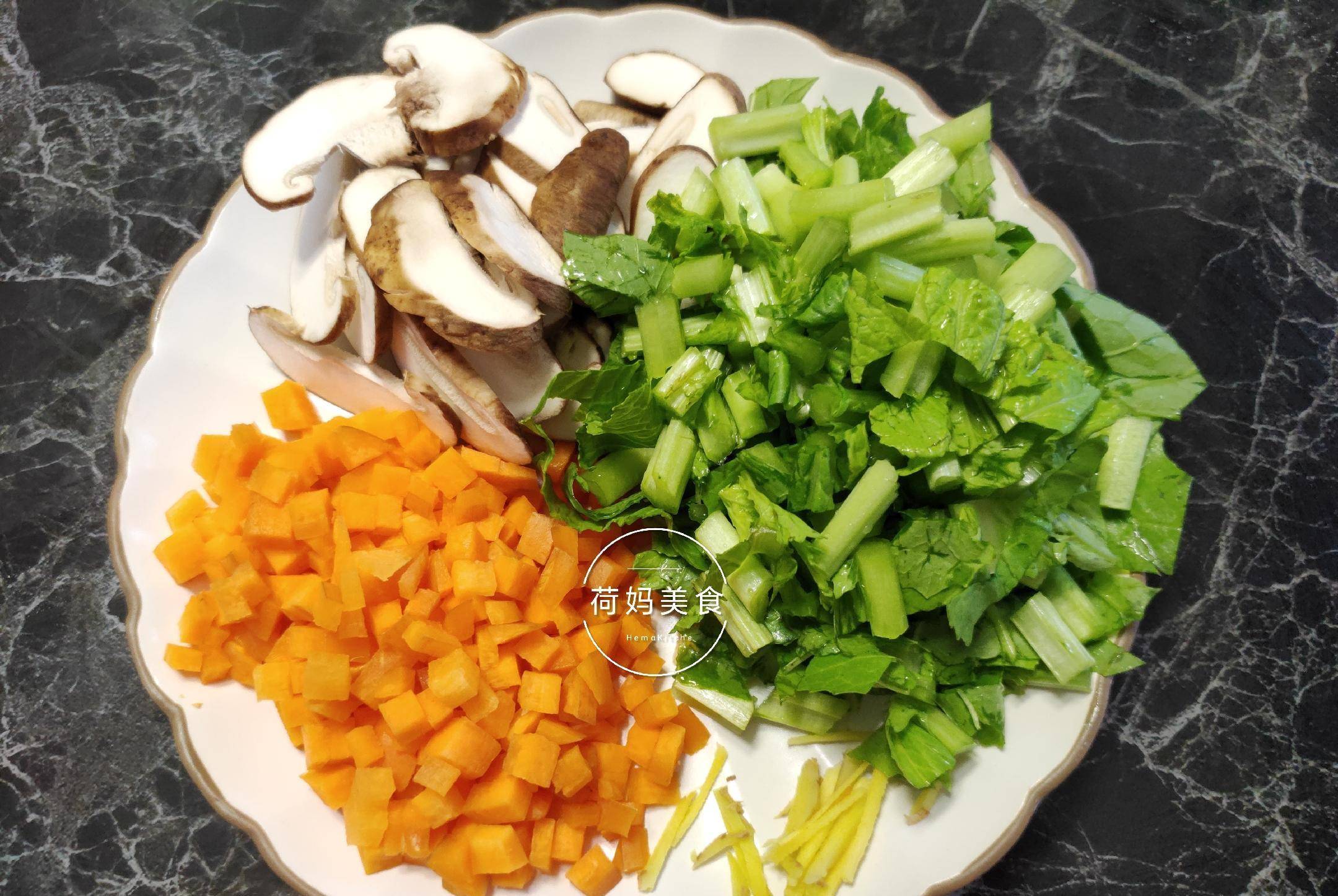 胡萝卜|天热,熬一锅香菇鸡肉粥,清淡营养,早餐的最佳搭配,元气满满!