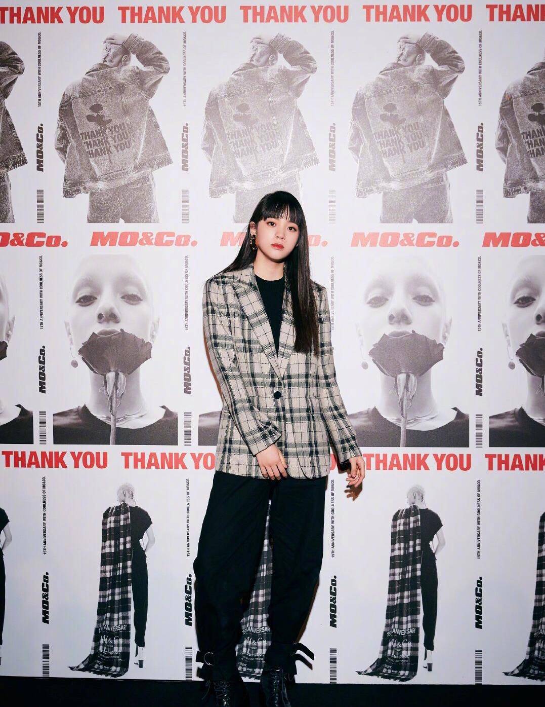 娜比|李宇春气场太强，与娜扎和欧阳娜娜同框也不输，女王不愧是女王