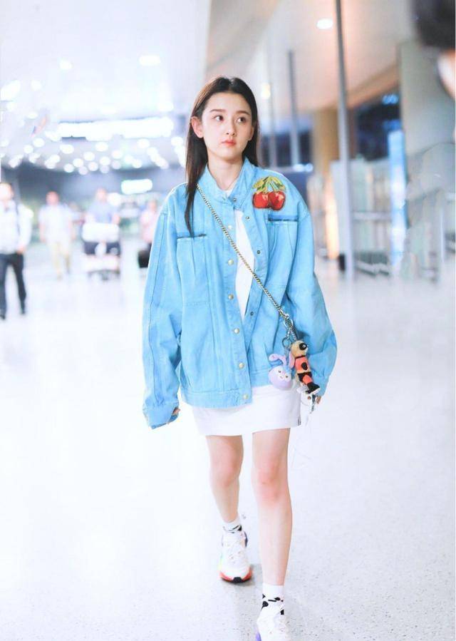 黑色|宋祖儿穿搭小课堂，少女风格值得学习，让你像小精灵般灵动！